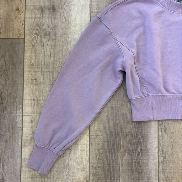 Wild Fable Women Cropped Sweatshirt Purple Size XS Cozy Soft Lavender Athleisure - Picture 3 of 7